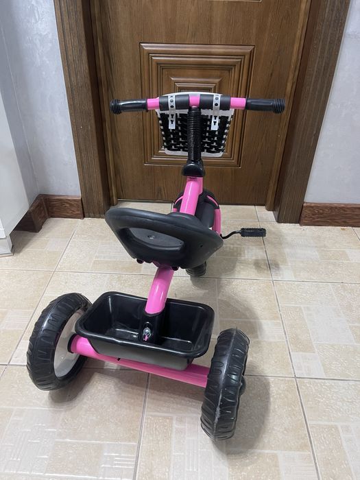 Десткий велосипед (трёхколёсный)