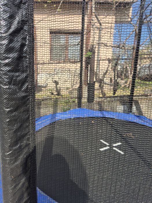 Голям батут за скачане