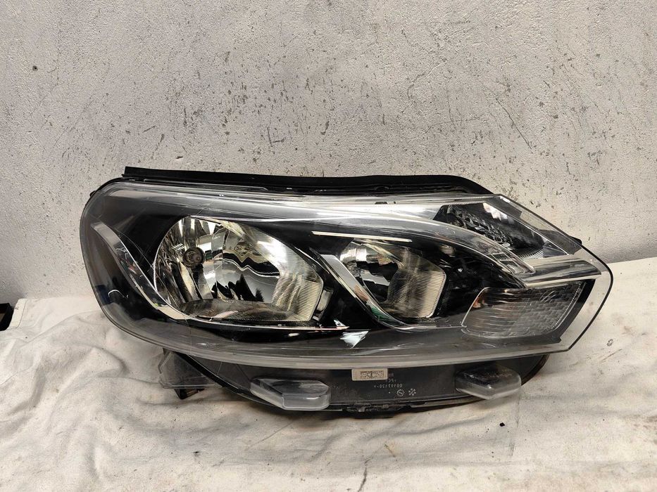 Оригинален фар Тойота  Toyota Proace