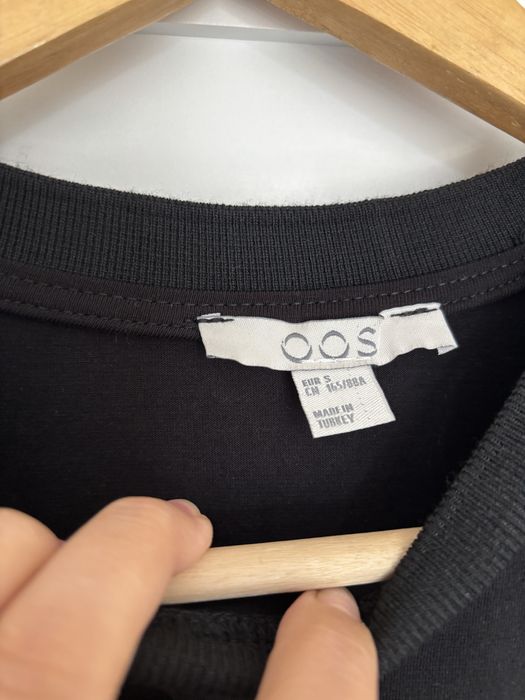 Женская платья и одежда