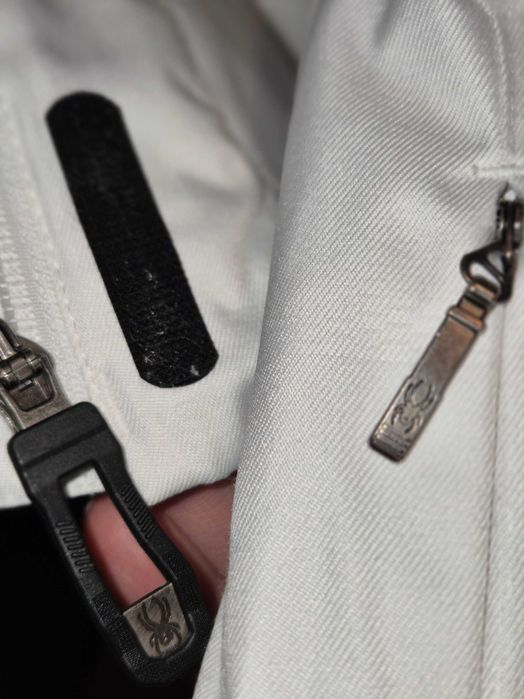 Ски,сноуборд яке Spyder 10.000mm , M размер