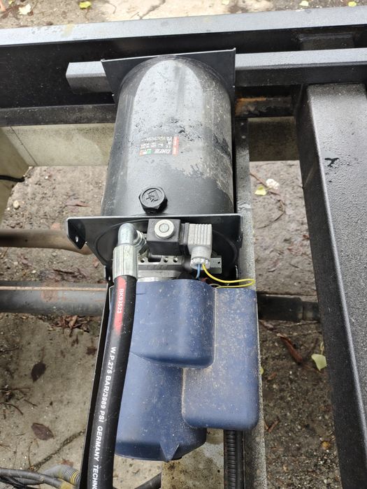 Vând/schimb basculanta 3,5t