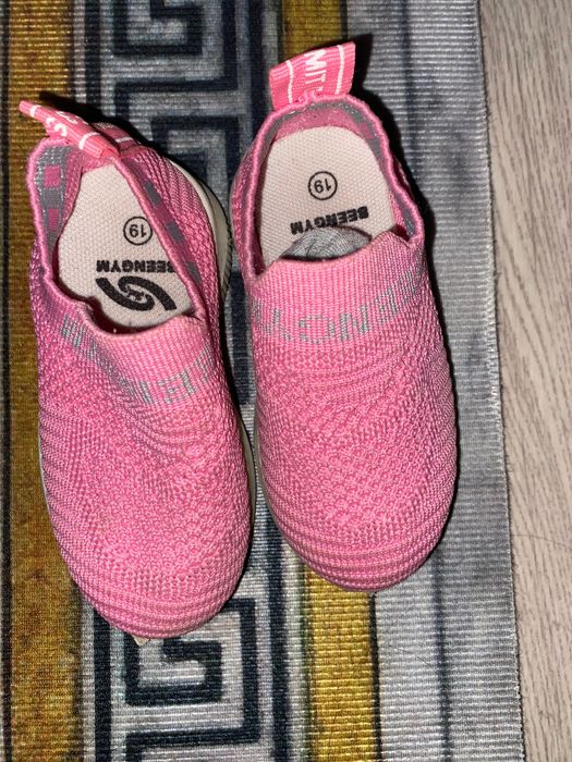 Продам обувь детскую