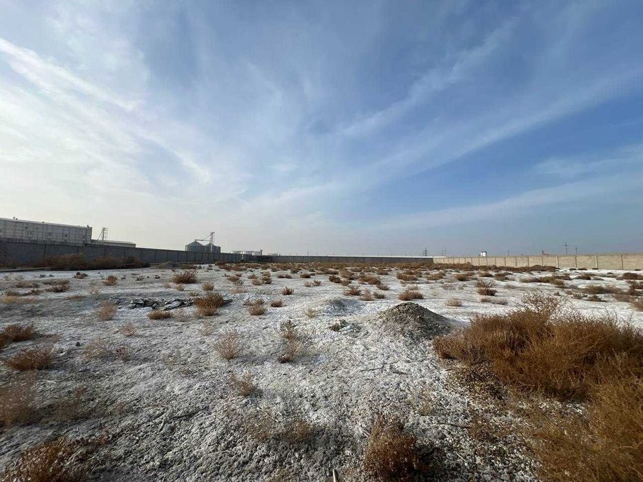 1 gektar maydonga ega joy sotiladi.