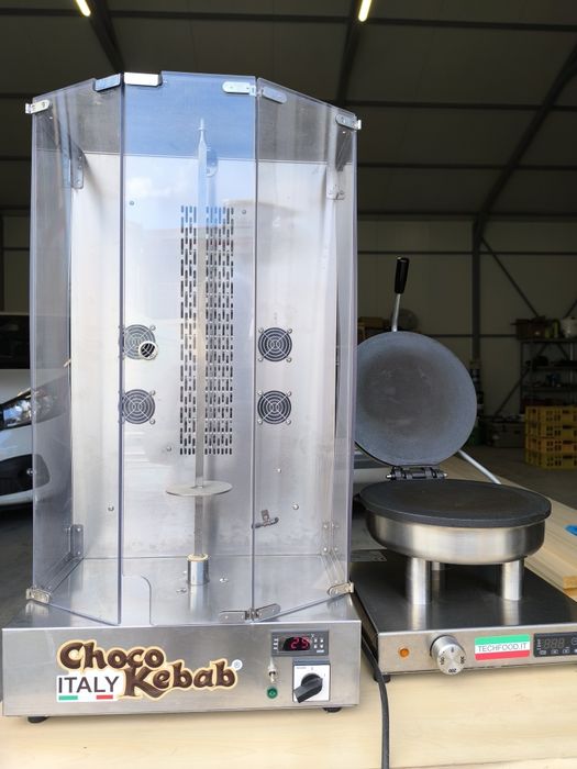 Choco kebab, clătite, ciocolată, înghețată.