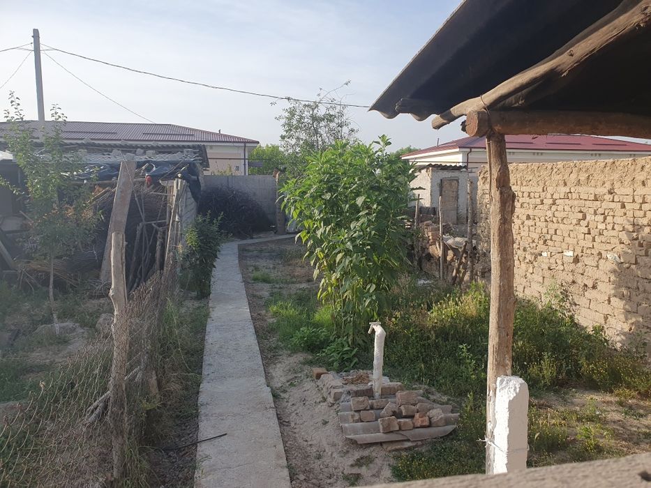 Uy sotiladi ! Toshkent viloyati Chinoz tumani Eshonobod MYF da