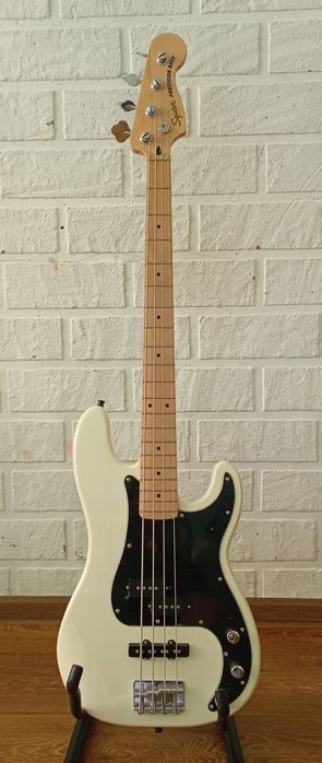 Продам бас гитару