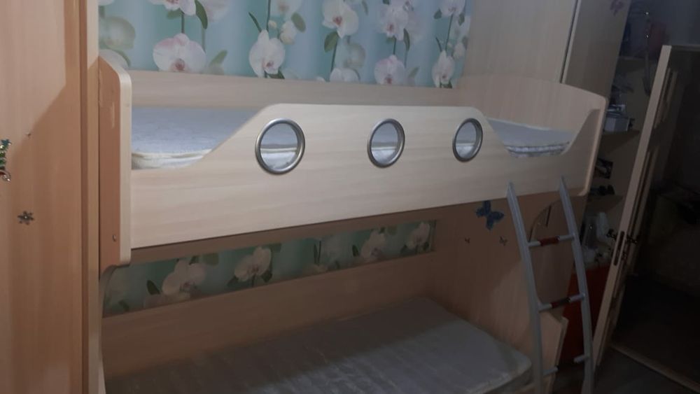 Двухярусная кровать