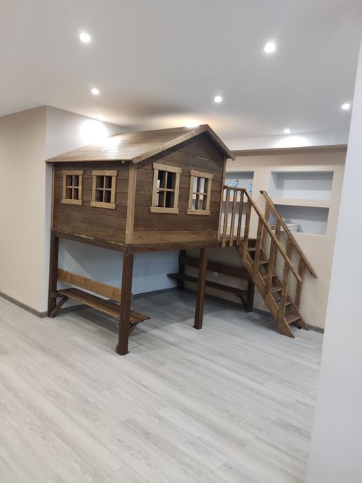 Дървена детска къщичка