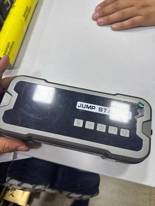 Повербанк бустер jump starter пуско-зарядное устройство powerbank