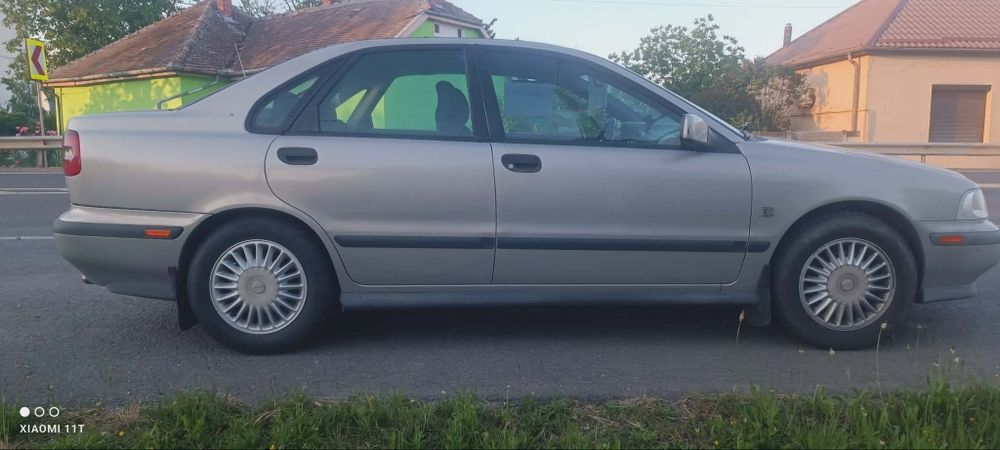 Vând volvo ân stare bunã .merge fãrã probleme