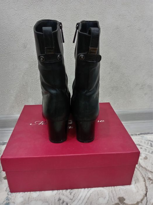 зимние сапоги продам