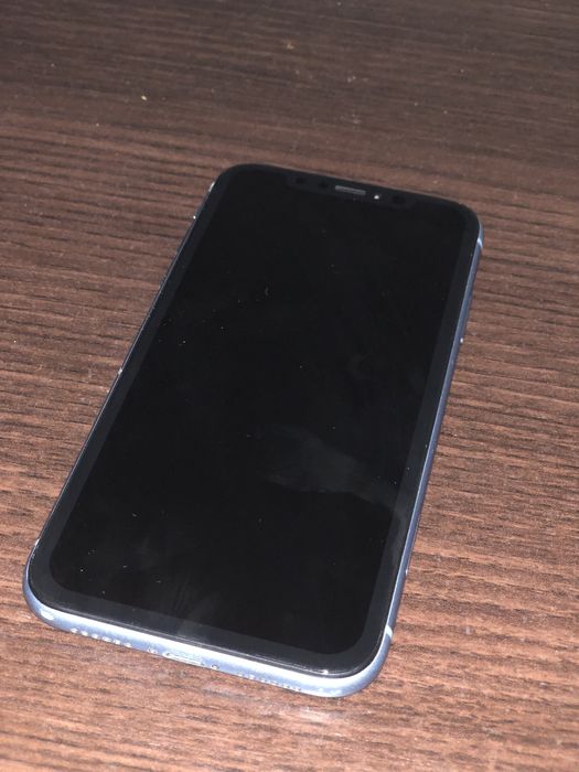 iPhone xr  64 гб
