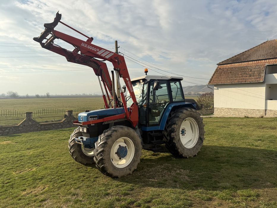 Vand tractor New Holland 8240
