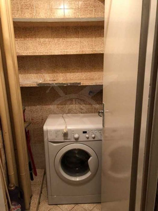 Дава се под наем Тристаен апартамент в Пловдив, Кършияка - 100 кв.м за 518.67 € - Снимка #1