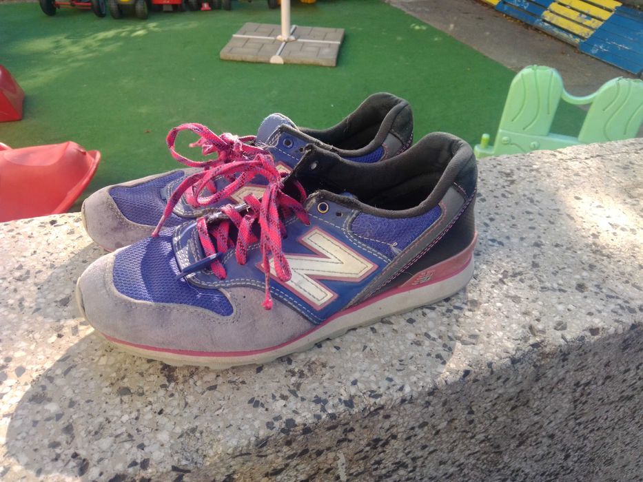 Маратонки за момиче new balance 35 номер