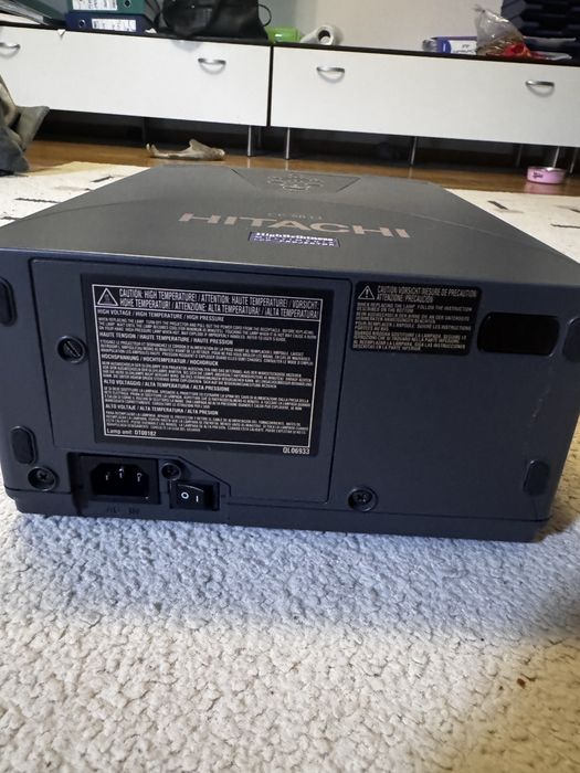 Hitachi CP-S833 ca nou
