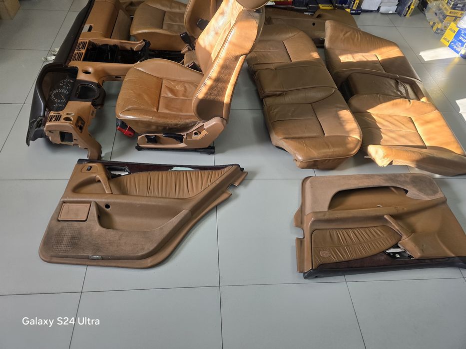 Салон от Mercedes-Benz 210