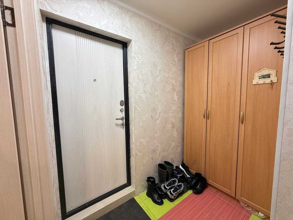 продам 1 ком квартиру в 9 мкр.