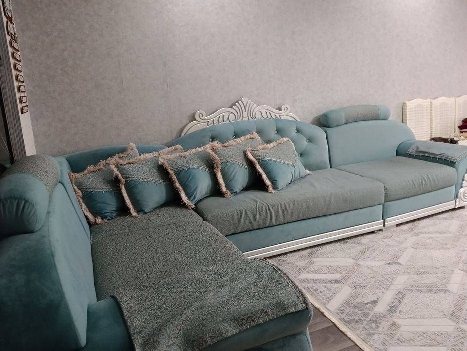 Диван,стол,стулья 16шт