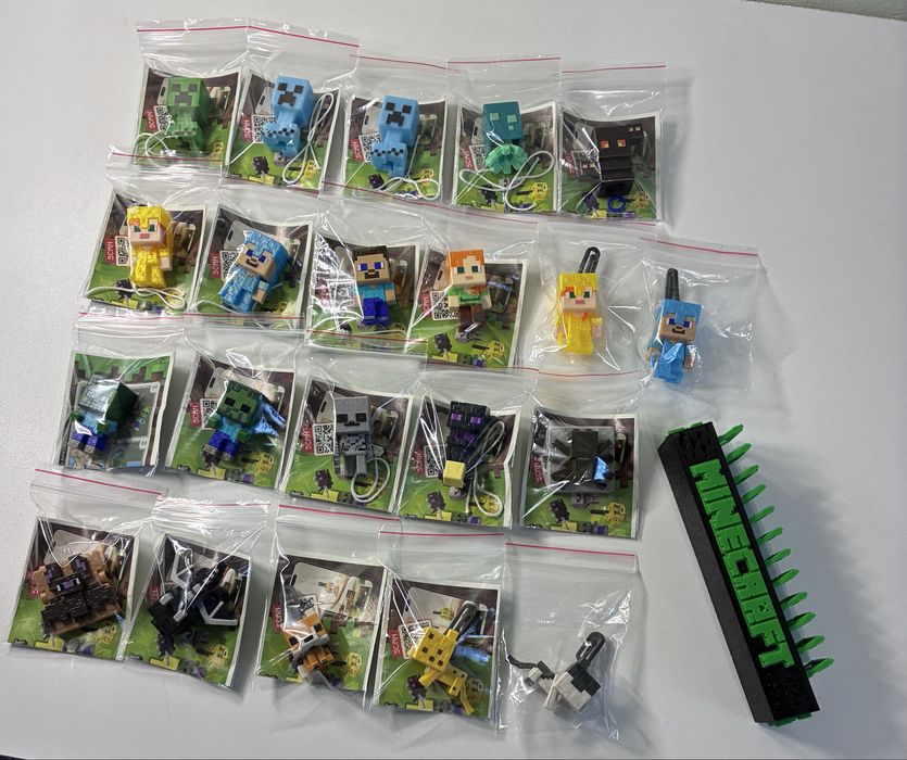 Фигурки Minecraft из Kinder Surprise