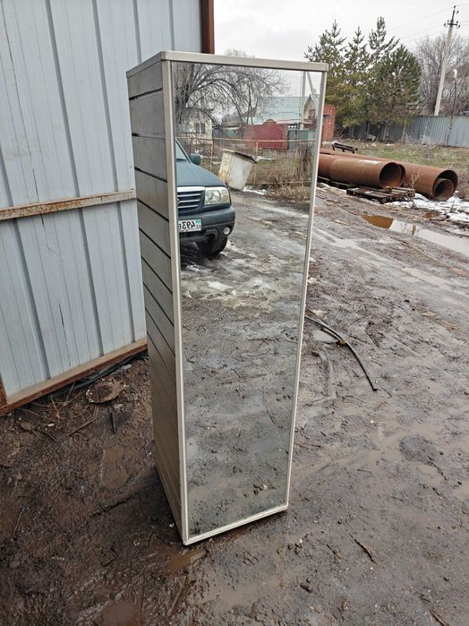 Зеркальная напольная стойка