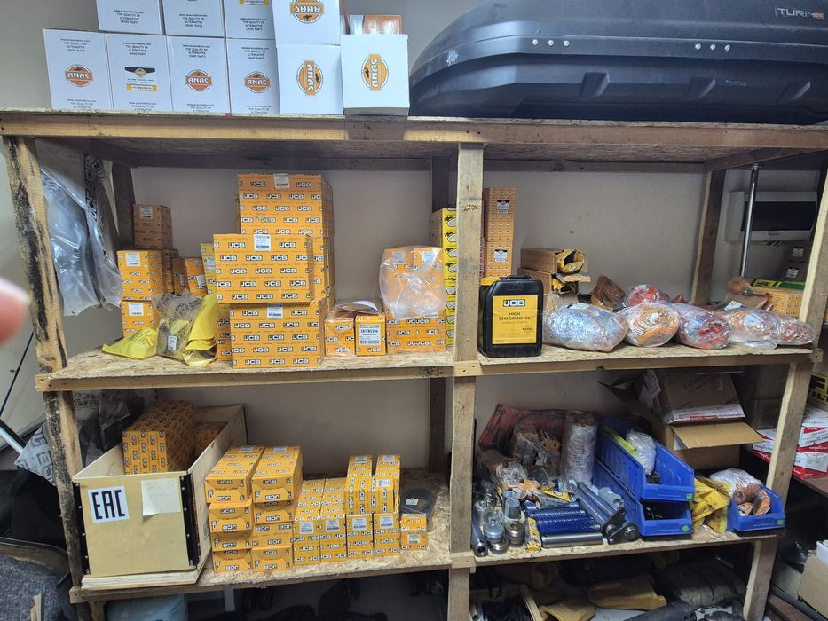 Запчасти на спецтехнику JCB