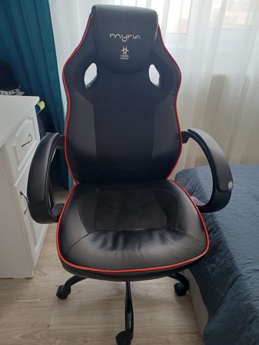 Vând scaun pentru birou, gaming