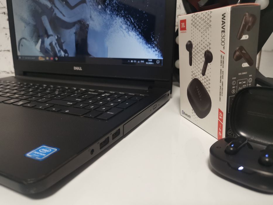 Лаптоп Dell Inspiron, 15.6" 240GB SSD 4GB RAM Bluetooth