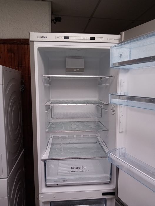 Иноксов комбиниран хладилник с фризер Бош Bosch С+++ 2 години Гаранция
