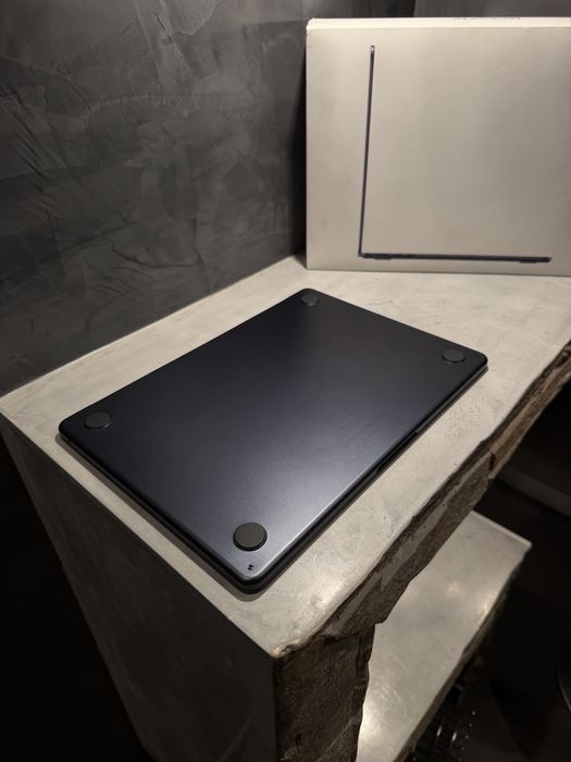 3 cycle! КАТО ЧИСТО НОВ Macbook Air M4 Midnight 13" — миниатюра 3