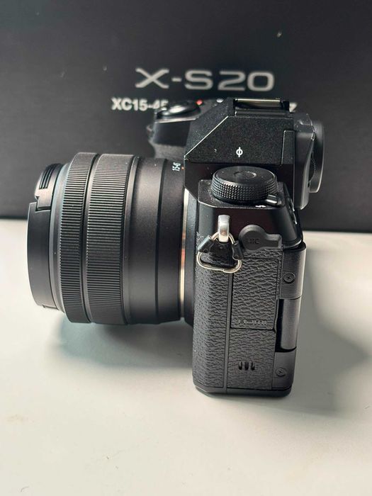 Fujifilm X-S20 + obiectiv kit 15-45mm (ca nou) (garantie 04.09.2027)