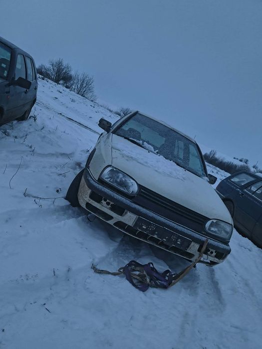 Две голф3 1,6-1,4 може цели може и на части