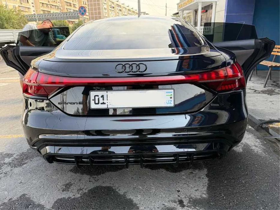 audi e-tron pad zakaz