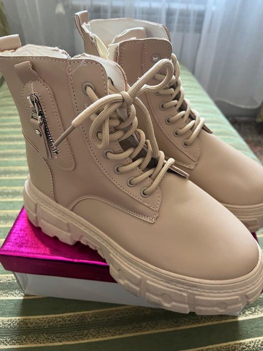 Зимний ботинка женский