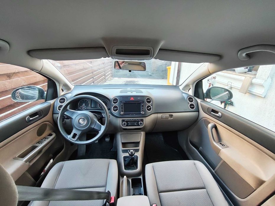 Vând Volkswagen Golf 6 Plus, an de fabricație 2009, motorizare 1.6 benzină.166.000