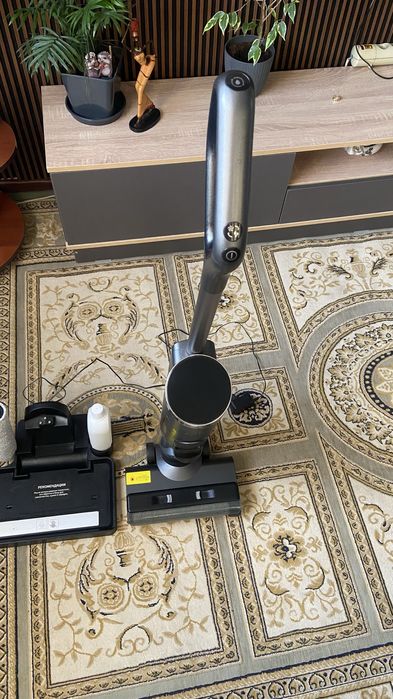 Продам умный пылесос ALMIA