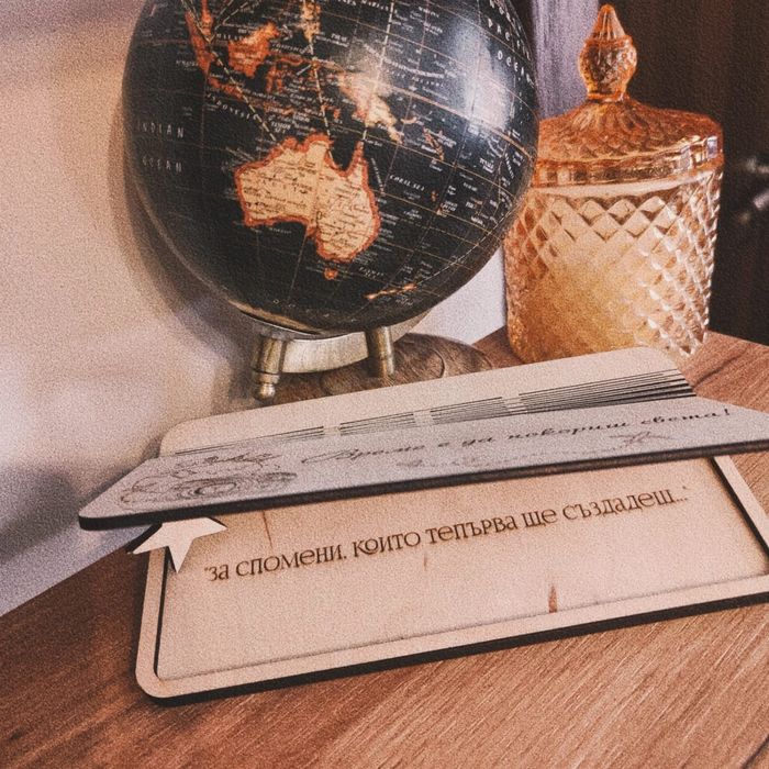 Дървен плик за пари