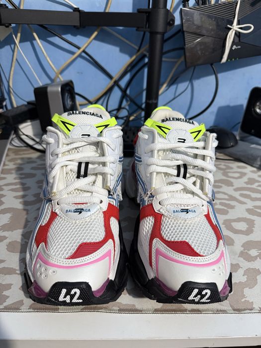 balenciaga runner white red blue pink