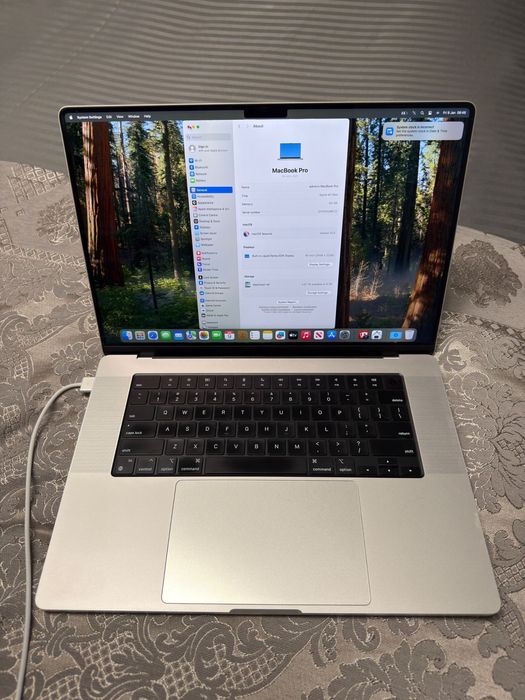 MacBook Pro 16inch M1 Max 64 RAM 4TB SSD