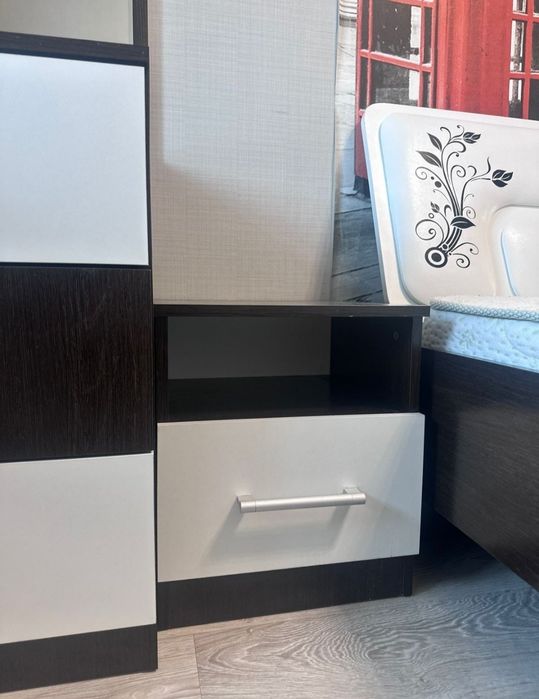 Продам спальный гарнитур