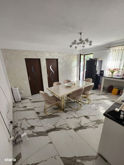 Apartament cu 4 camere, 90 mp, terasa de 35 mp, zona Stadionului — fotografia 3