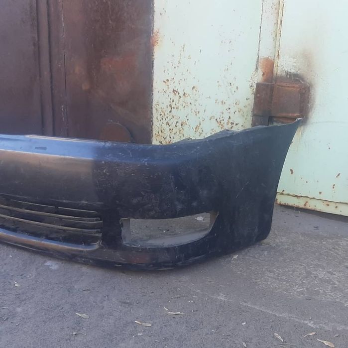 Бампер на тоету cresta90