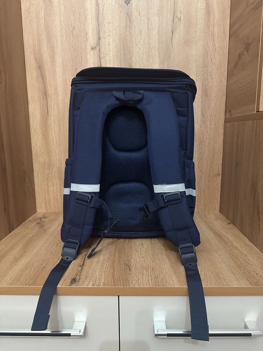 Школьная сумка.