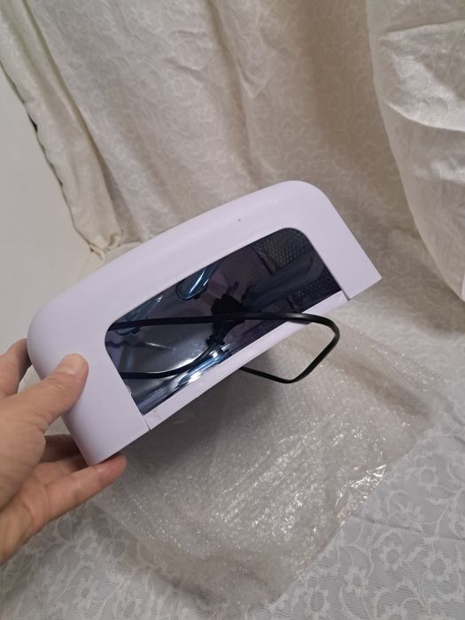 Продаётся ультрафиолетовая лампа для маникюра