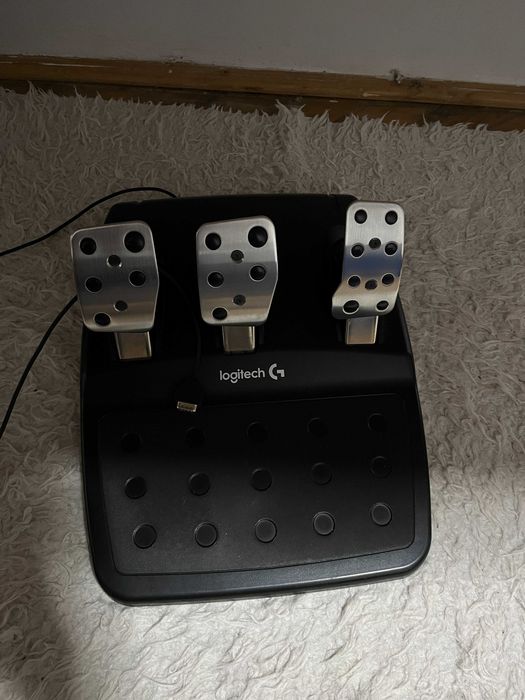 vand volan gaming g29 cu schimbator si pedale