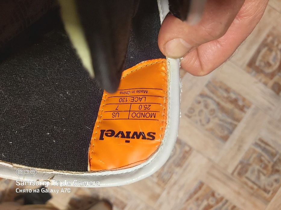 Ботинки для сноуборда 37-37, 5 рр.