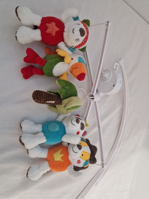 Бебешки и детски дрехи и принадлежности