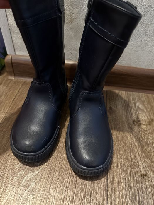 Продам сапожки на девочку