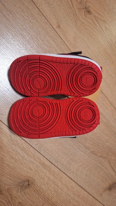 Нов Nike Court Borough 21